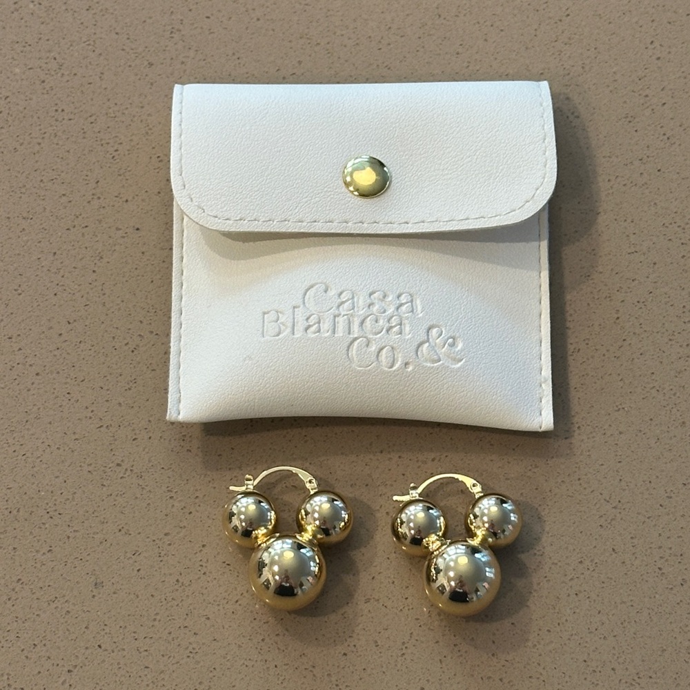 Mickey Casa Blanca Hoops